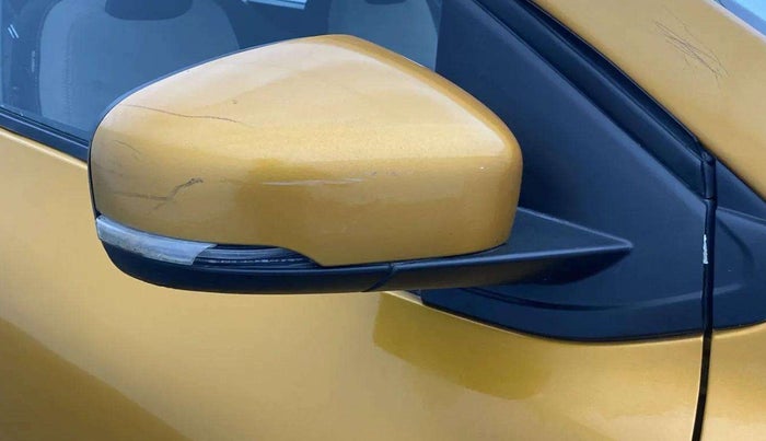 2021 Renault TRIBER RXZ, Petrol, Manual, 30,293 km, Right rear-view mirror - Indicator light has minor damage