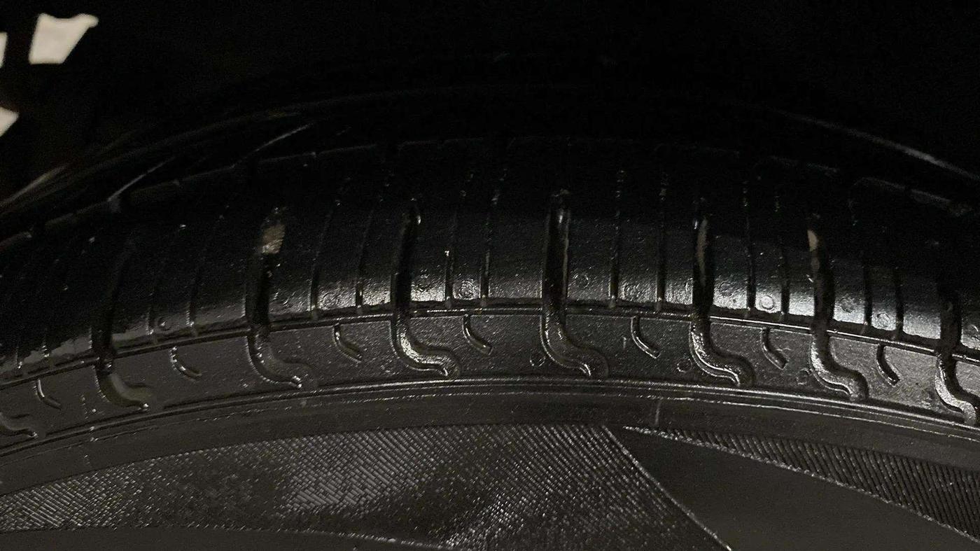 2019 Hyundai NEW SANTRO SPORTZ CNG, CNG, Manual, 41,052 km, Right Rear Tyre Tread