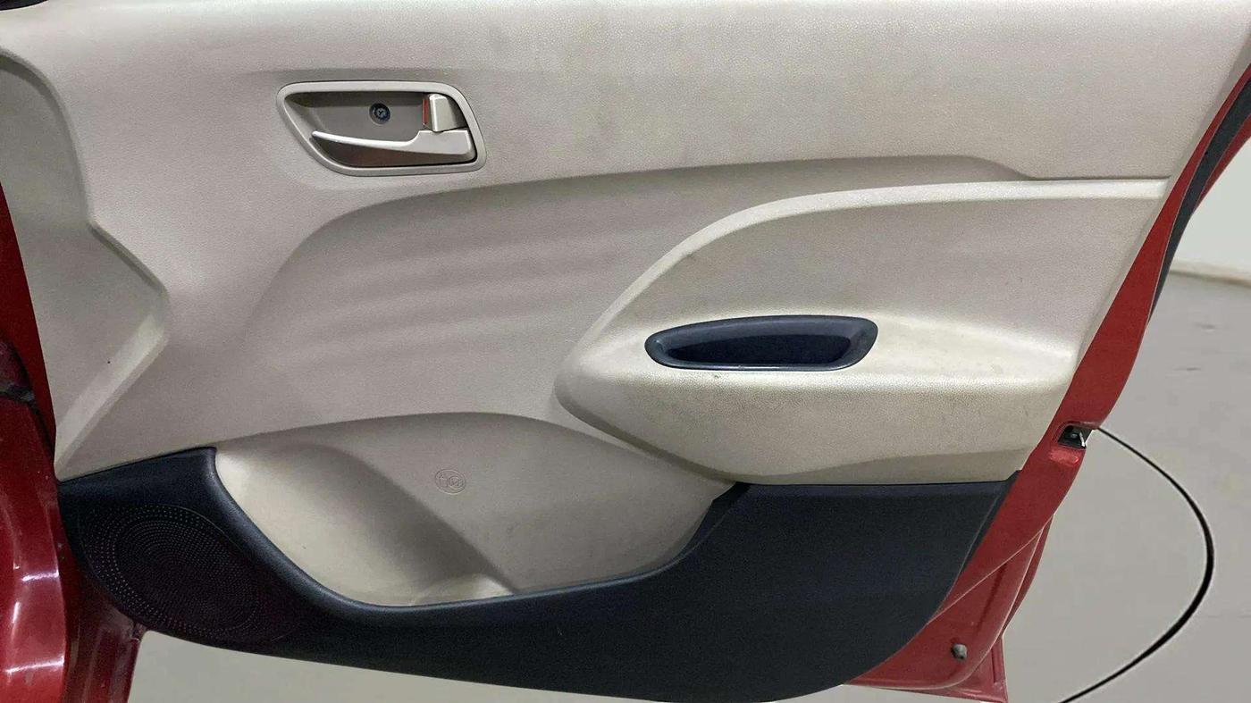 2019 Hyundai NEW SANTRO SPORTZ CNG, CNG, Manual, 41,052 km, Driver Side Door Panels Control