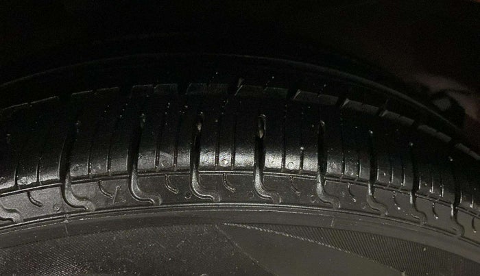 2019 Hyundai NEW SANTRO SPORTZ CNG, CNG, Manual, 41,052 km, Left Rear Tyre Tread