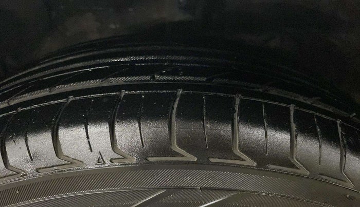 2021 Hyundai AURA S 1.2 CNG, CNG, Manual, 71,780 km, Left Front Tyre Tread