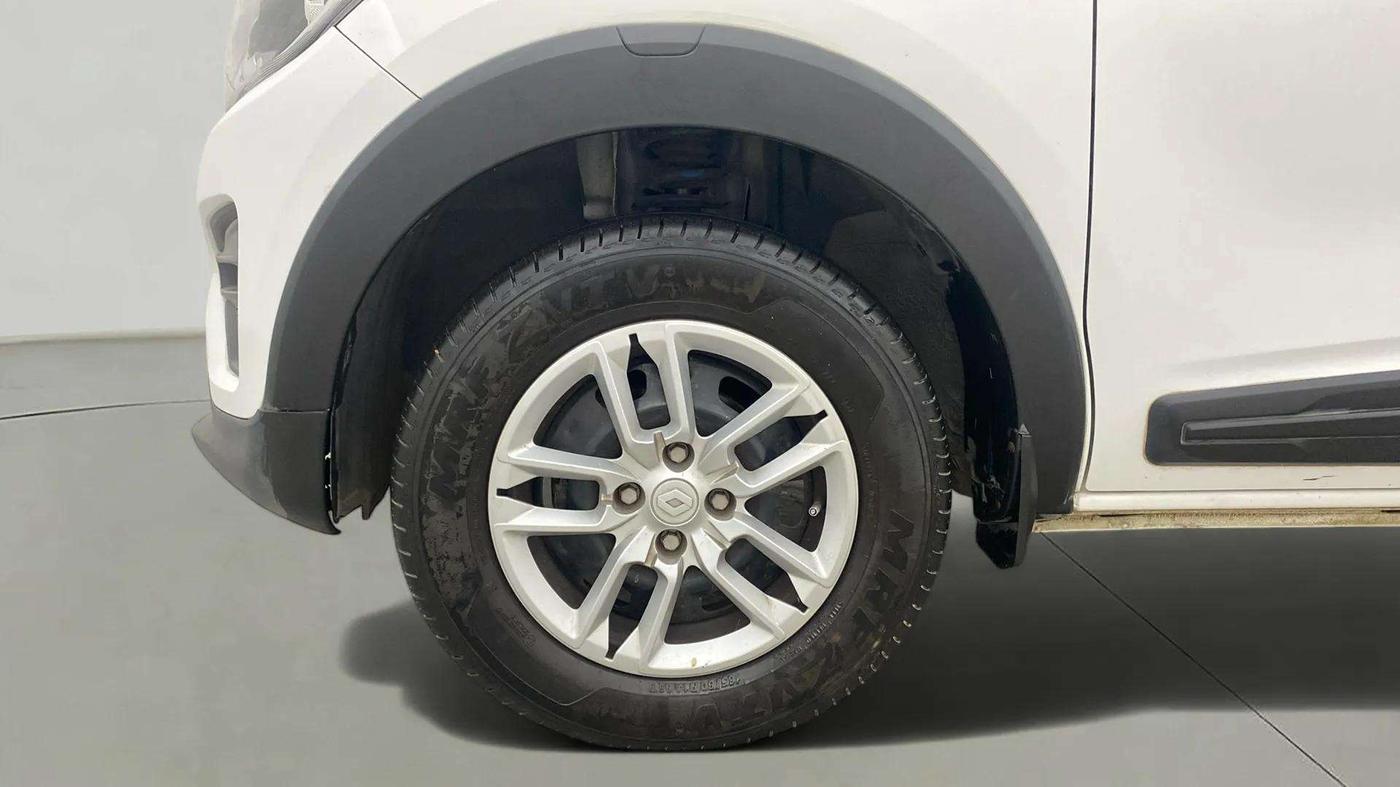 2022 Renault TRIBER RXT, Petrol, Manual, 7,115 km, Left Front Wheel