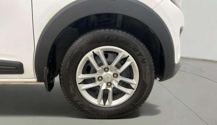 2022 Renault TRIBER RXT, Petrol, Manual, 7,102 km, Right Front Wheel