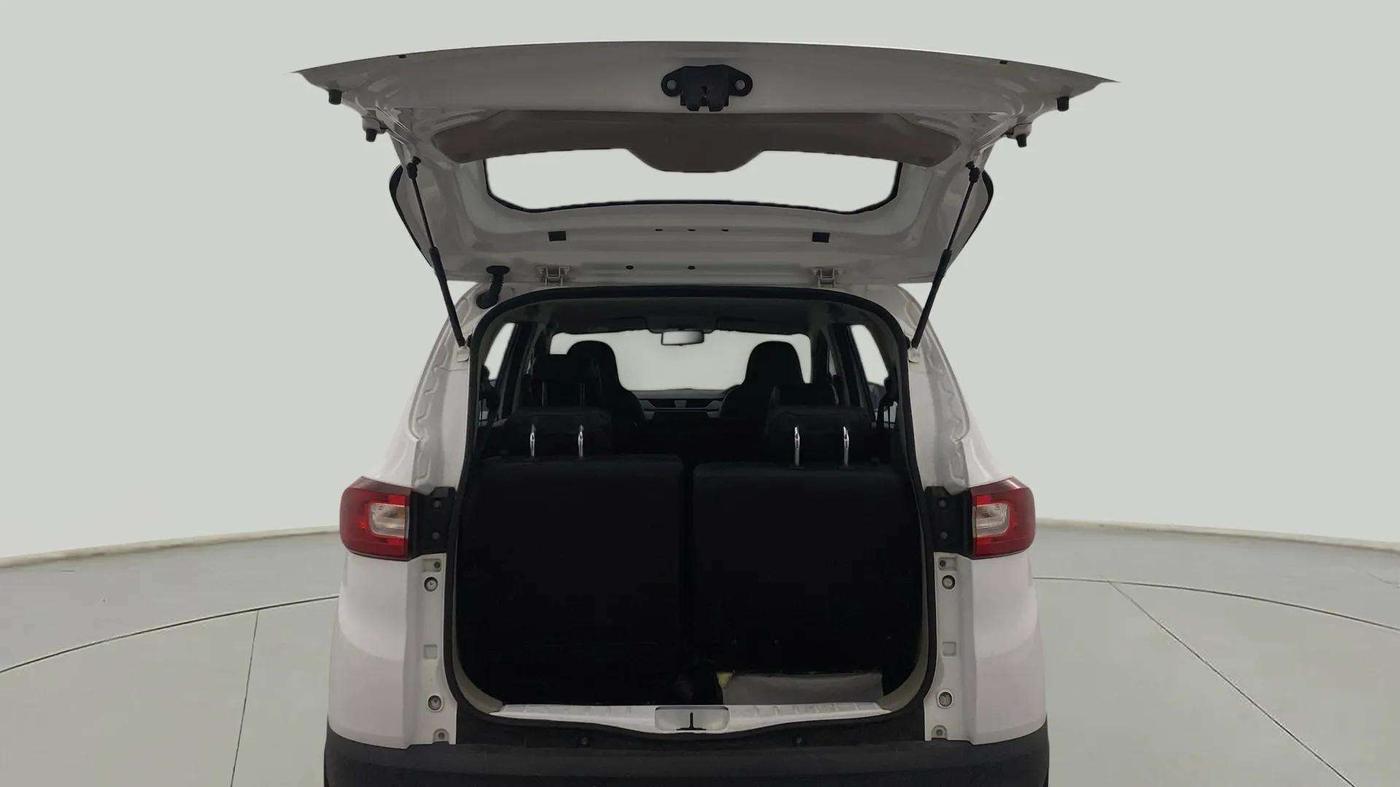 2022 Renault TRIBER RXT, Petrol, Manual, 7,115 km, Boot Door Open