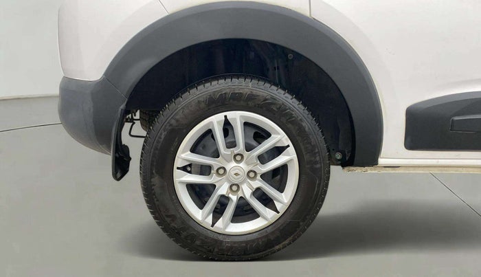 2022 Renault TRIBER RXT, Petrol, Manual, 7,102 km, Right Rear Wheel