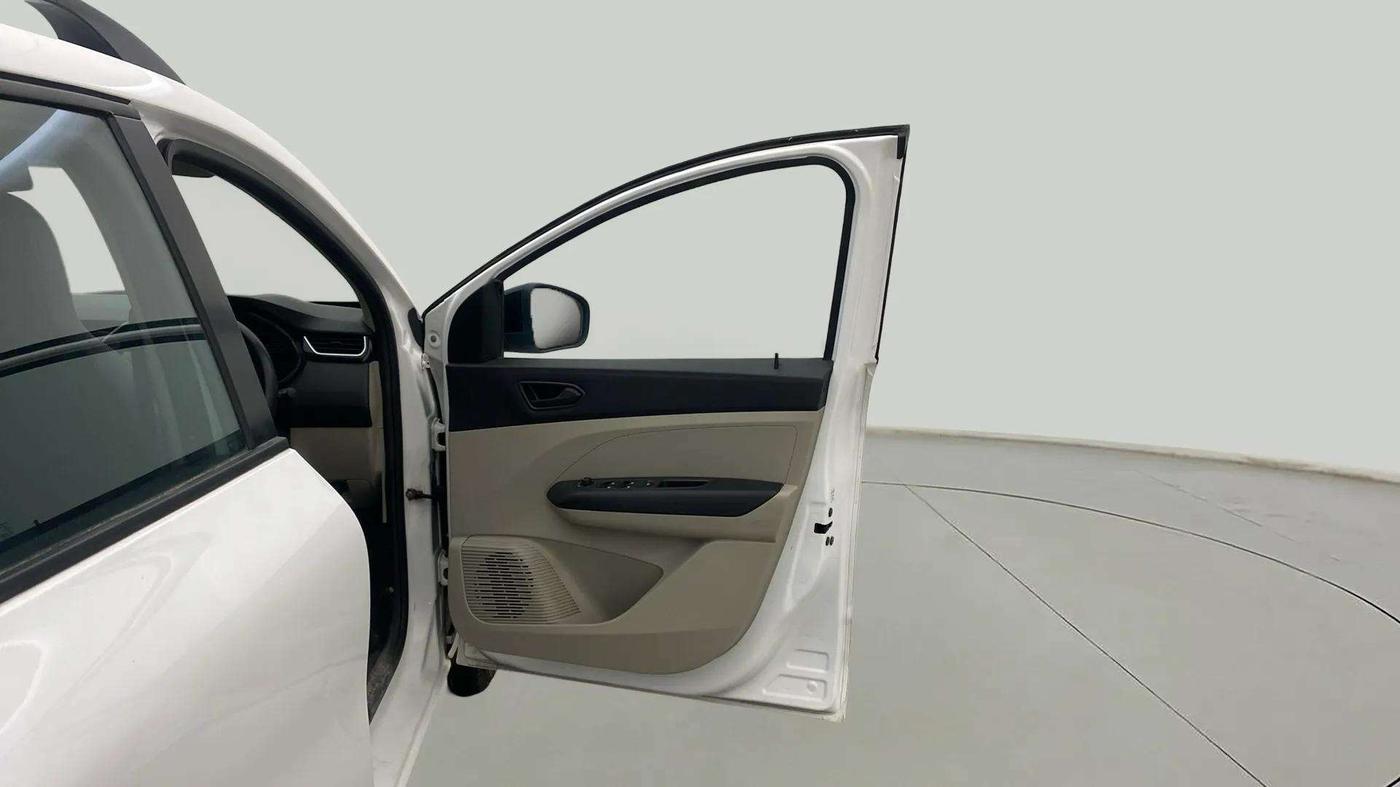 2022 Renault TRIBER RXT, Petrol, Manual, 7,115 km, RHS Front Door