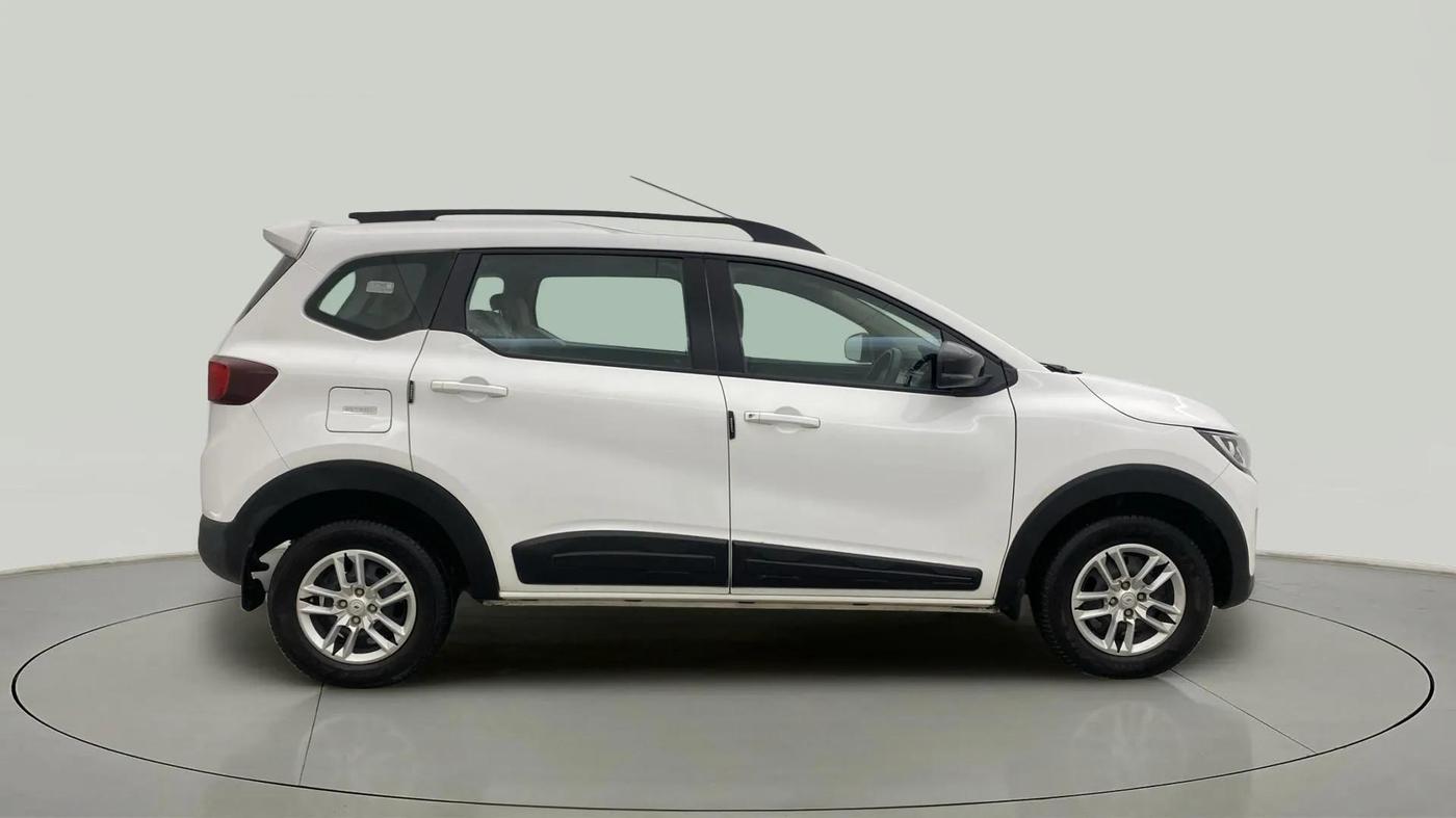 2022 Renault TRIBER RXT, Petrol, Manual, 7,115 km, Right Side View