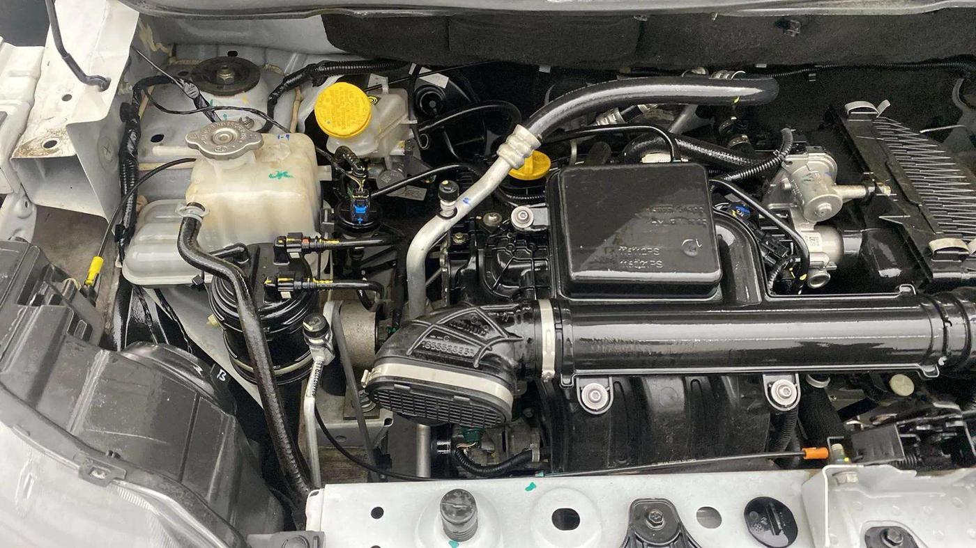 2022 Renault TRIBER RXT, Petrol, Manual, 7,115 km, Engine View - Right