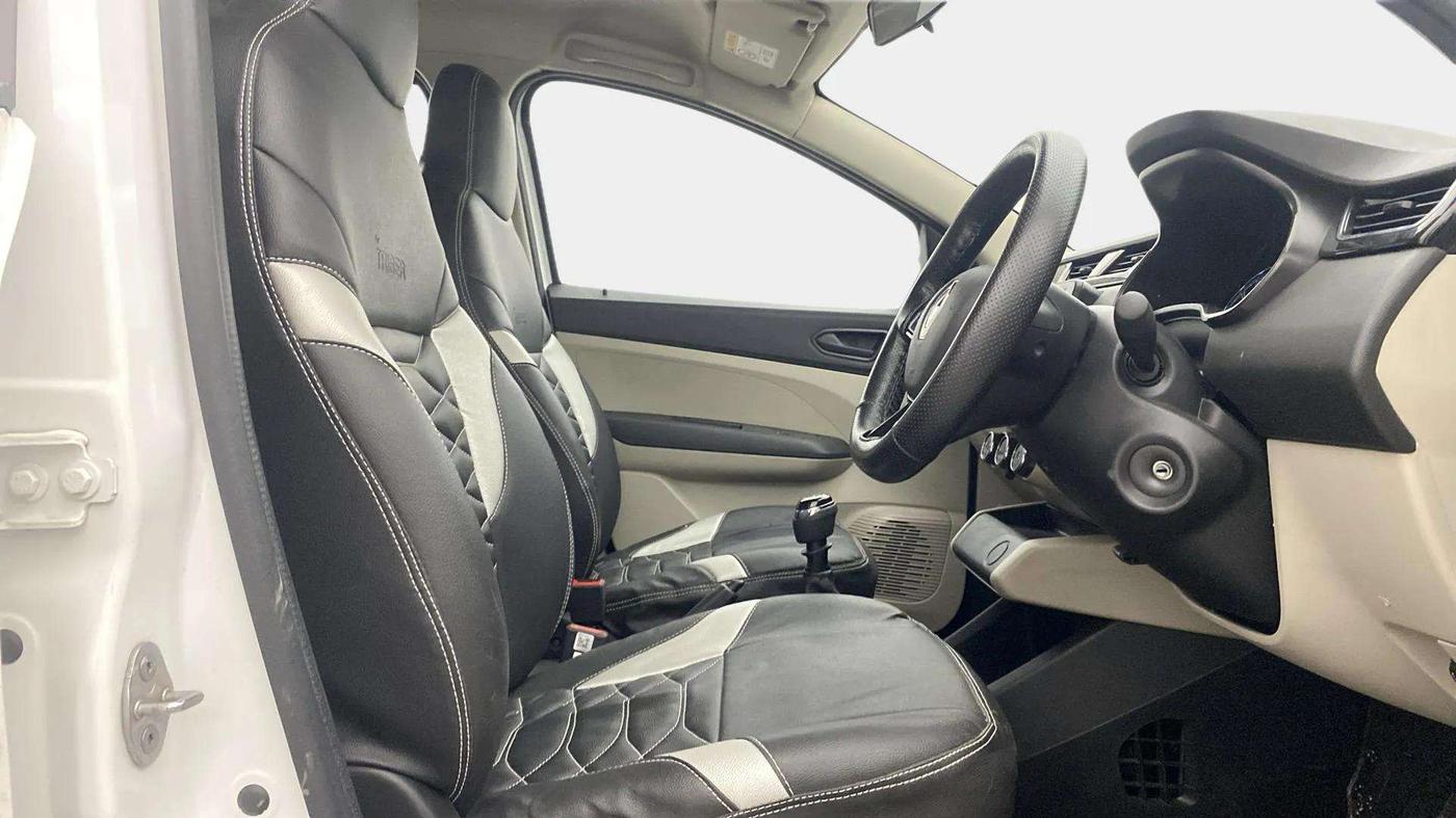 2022 Renault TRIBER RXT, Petrol, Manual, 7,115 km, Right Side Front Door Cabin