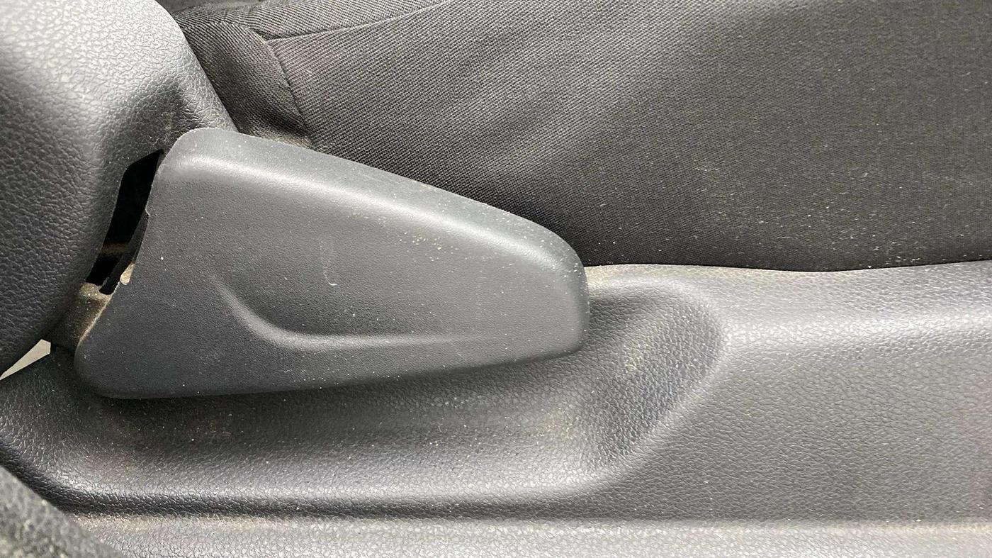 2016 Renault Kwid RXT 0.8, Petrol, Manual, 56,140 km, Driver Side Adjustment Panel
