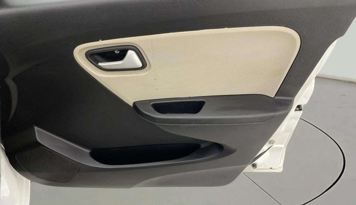 2022 Maruti Alto LXI O, Petrol, Manual, 28,269 km, Driver Side Door Panels Control