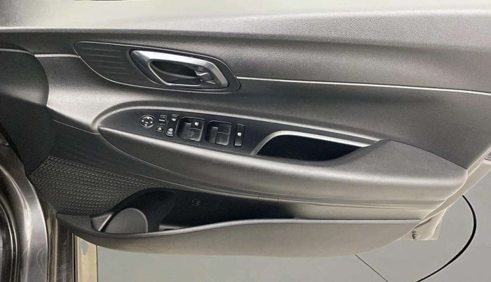 2022 Hyundai NEW I20 Sportz 1.2 IVT, Petrol, Automatic, 20,775 km, Driver Side Door Panels Control
