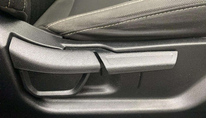 2022 Hyundai NEW I20 Sportz 1.2 IVT, Petrol, Automatic, 20,775 km, Driver Side Adjustment Panel