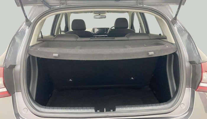 2022 Hyundai NEW I20 Sportz 1.2 IVT, Petrol, Automatic, 20,775 km, Boot Inside