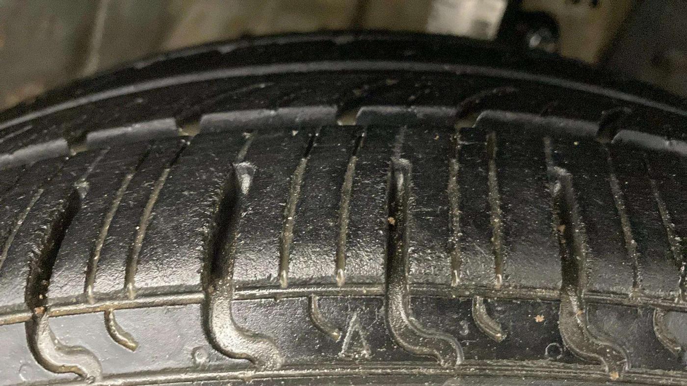 2017 Honda Brio S MT, CNG, Manual, 83,445 km, Right Front Tyre Tread