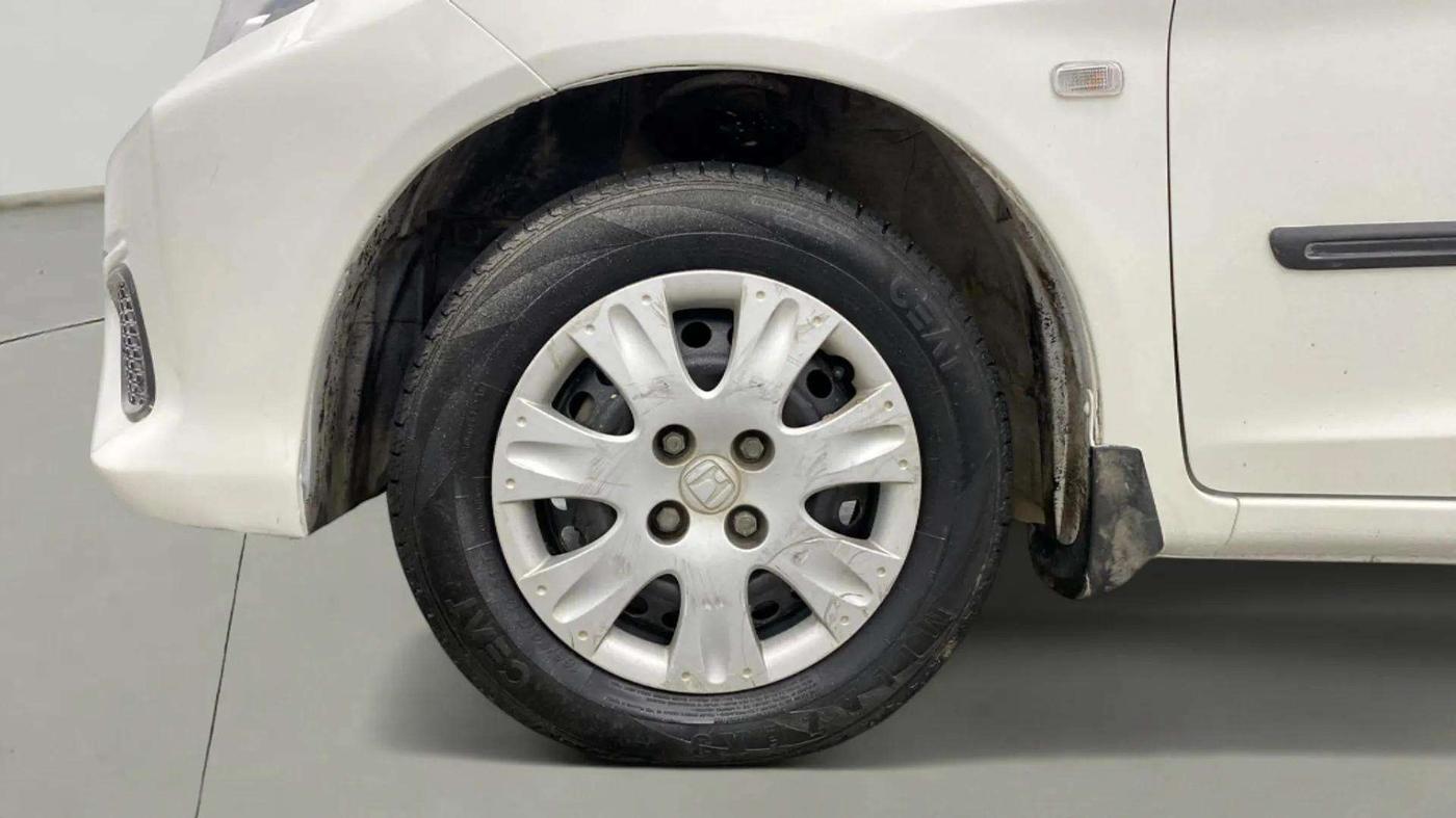 2017 Honda Brio S MT, CNG, Manual, 83,445 km, Left Front Wheel