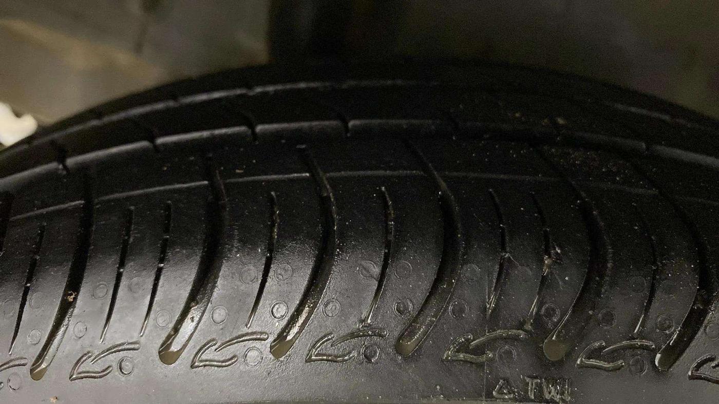 2017 Honda Brio S MT, CNG, Manual, 83,445 km, Right Rear Tyre Tread