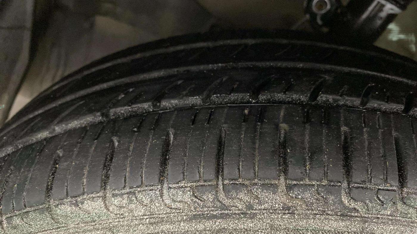 2017 Honda Brio S MT, CNG, Manual, 83,445 km, Left Front Tyre Tread