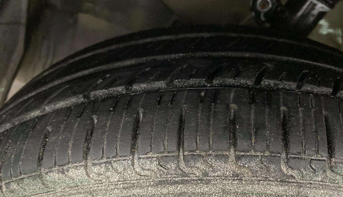2017 Honda Brio S MT, CNG, Manual, 83,326 km, Left Front Tyre Tread