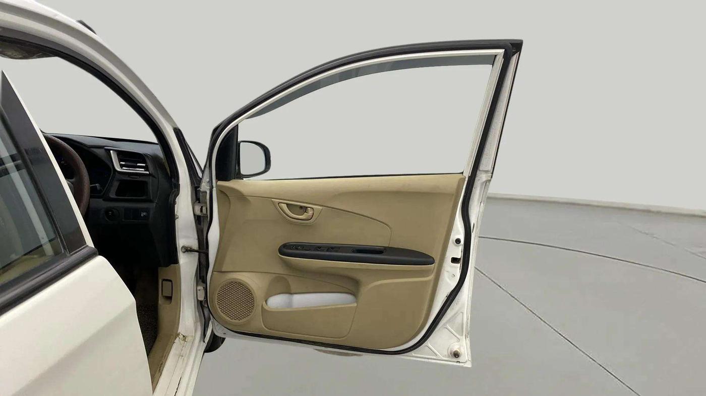 2017 Honda Brio S MT, CNG, Manual, 83,445 km, RHS Front Door