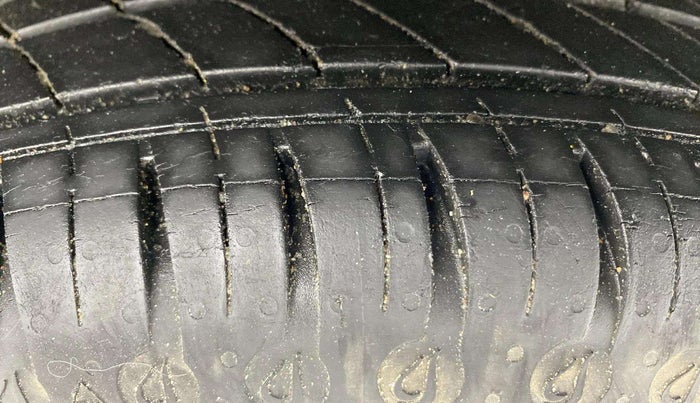 2020 Renault Kwid RXL, Petrol, Manual, 21,324 km, Left Front Tyre Tread