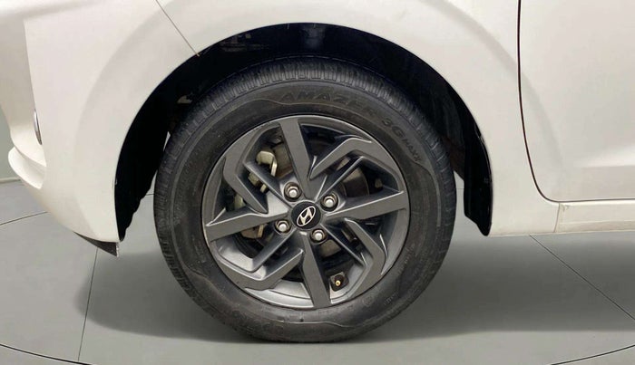 2021 Hyundai GRAND I10 NIOS SPORTZ AMT 1.2 KAPPA VTVT, Petrol, Automatic, 37,956 km, Left front tyre - Minor crack