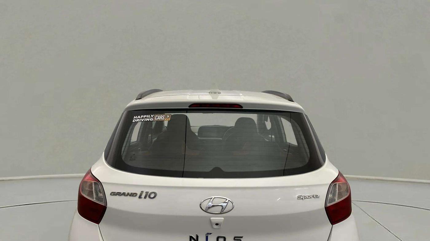 2021 Hyundai GRAND I10 NIOS SPORTZ AMT 1.2 KAPPA VTVT, Petrol, Automatic, 37,956 km, Rear Windshield