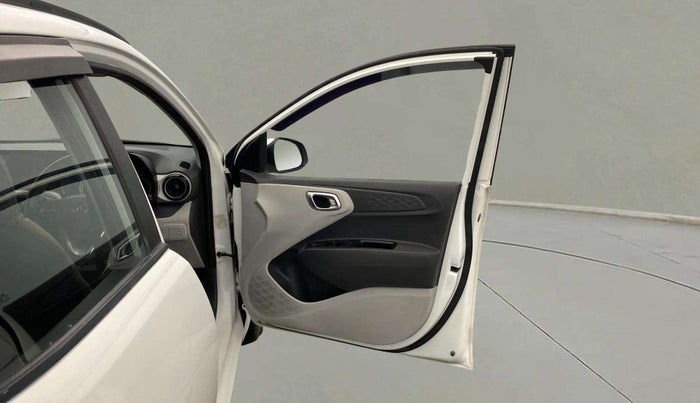 2021 Hyundai GRAND I10 NIOS SPORTZ AMT 1.2 KAPPA VTVT, Petrol, Automatic, 37,956 km, RHS Front Door