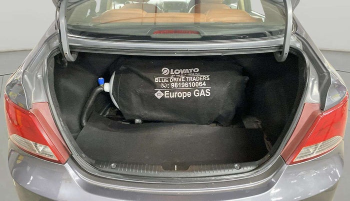 2017 Hyundai Verna 1.6 VTVT SX AT, CNG, Automatic, 81,808 km, Boot Open Zoomed View