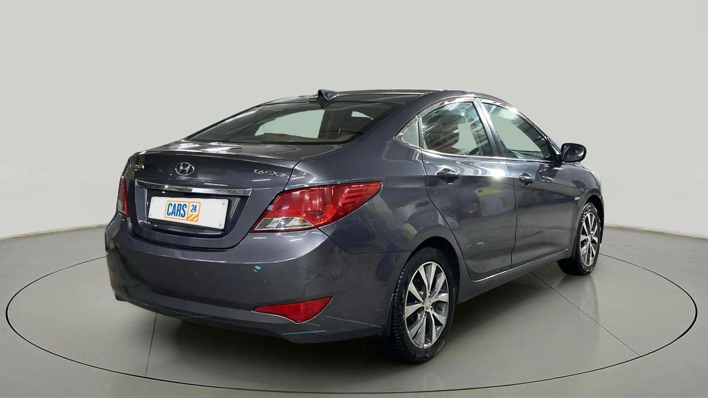 2017 Hyundai Verna 1.6 VTVT SX AT, CNG, Automatic, 82,041 km, Right Back Diagonal