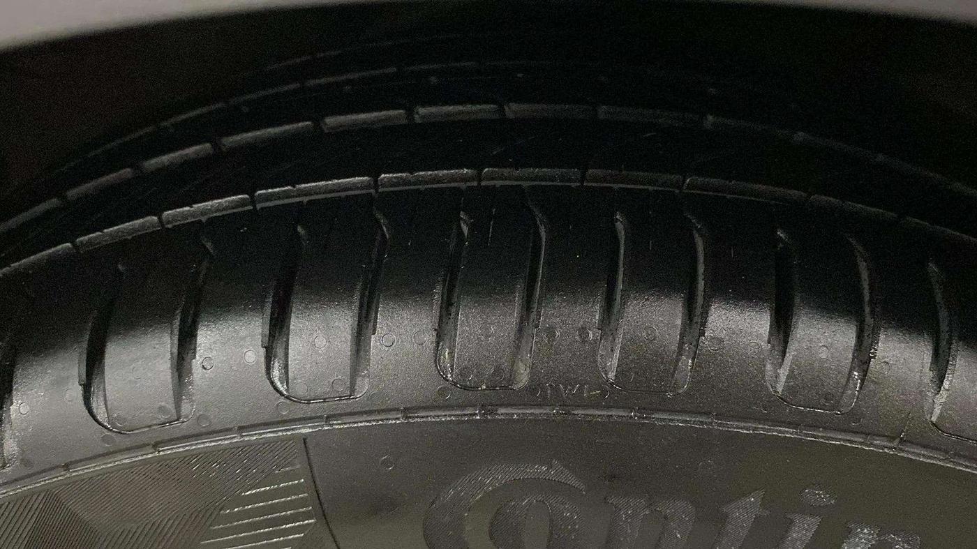 2017 Hyundai Verna 1.6 VTVT SX AT, CNG, Automatic, 82,041 km, Left Front Tyre Tread
