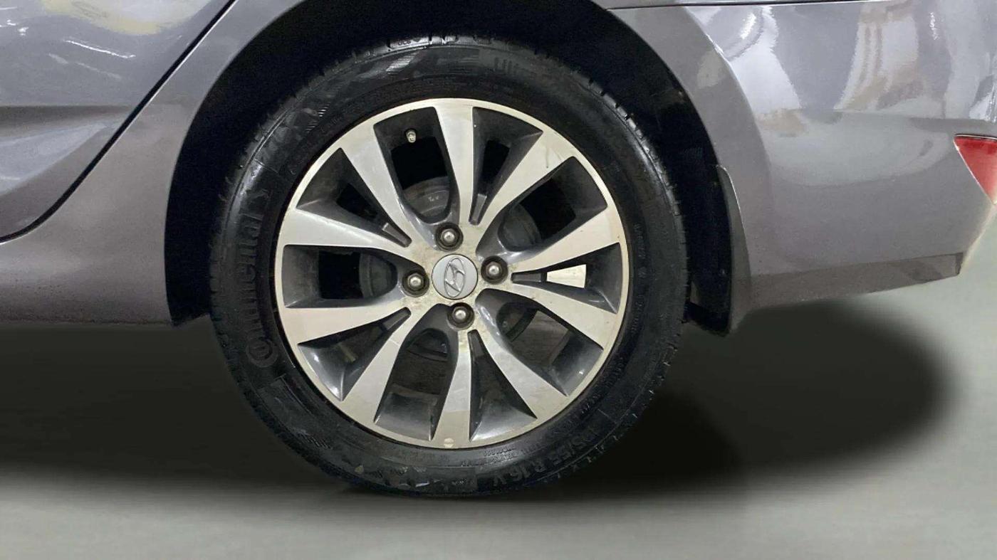 2017 Hyundai Verna 1.6 VTVT SX AT, CNG, Automatic, 82,041 km, Left Rear Wheel