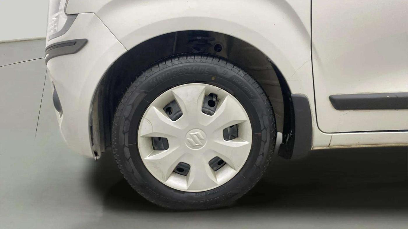 2022 Maruti New Wagon-R VXI CNG 1.0, CNG, Manual, 66,095 km, Left Front Wheel
