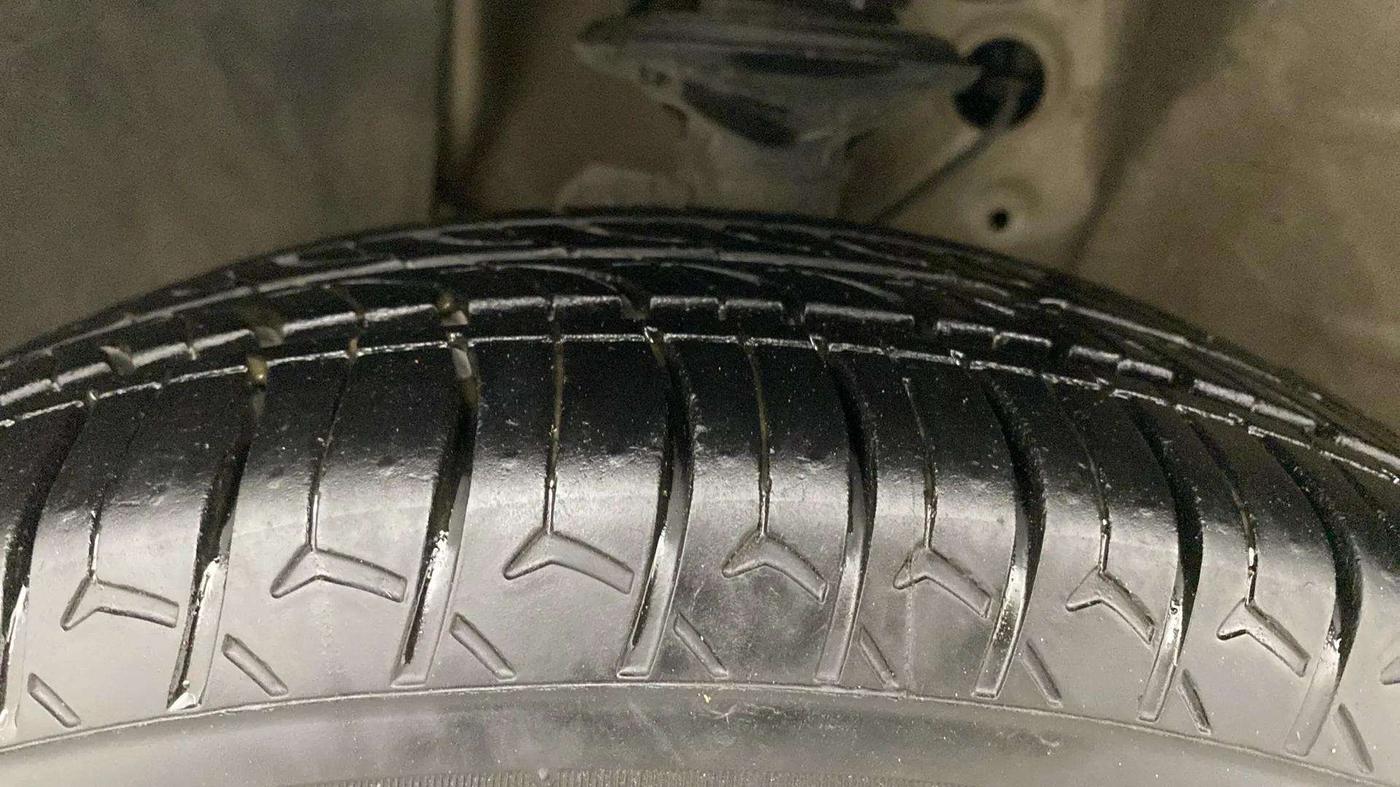 2022 Maruti New Wagon-R VXI CNG 1.0, CNG, Manual, 66,095 km, Left Front Tyre Tread
