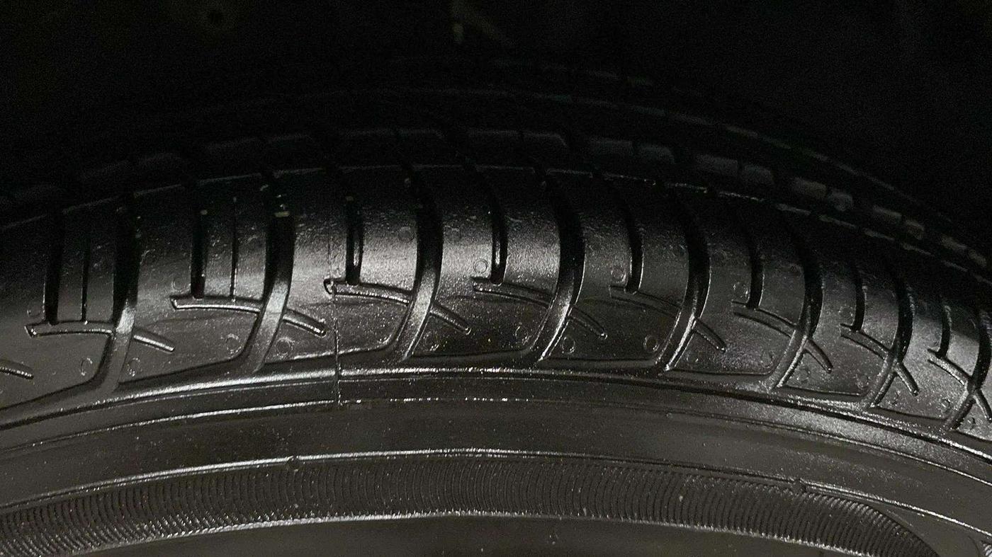 2022 Maruti New Wagon-R VXI (O) 1.2 AMT, Petrol, Automatic, 33,503 km, Right Front Tyre Tread