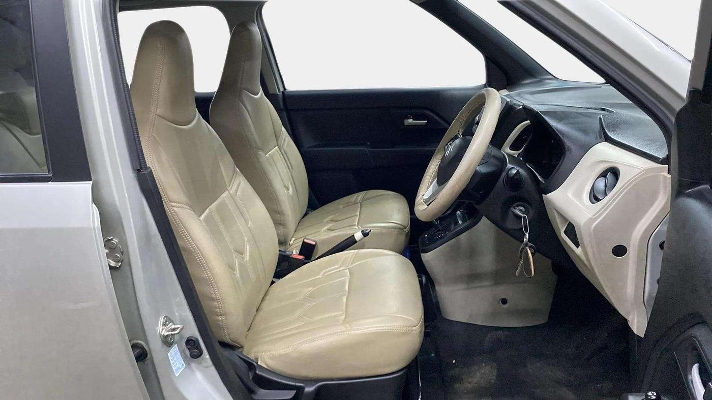 2022 Maruti New Wagon-R VXI (O) 1.2 AMT, Petrol, Automatic, 33,503 km, Right Side Front Door Cabin