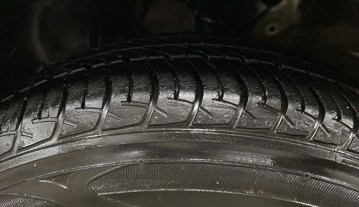 2022 Maruti New Wagon-R VXI (O) 1.2 AMT, Petrol, Automatic, 33,434 km, Left Front Tyre Tread