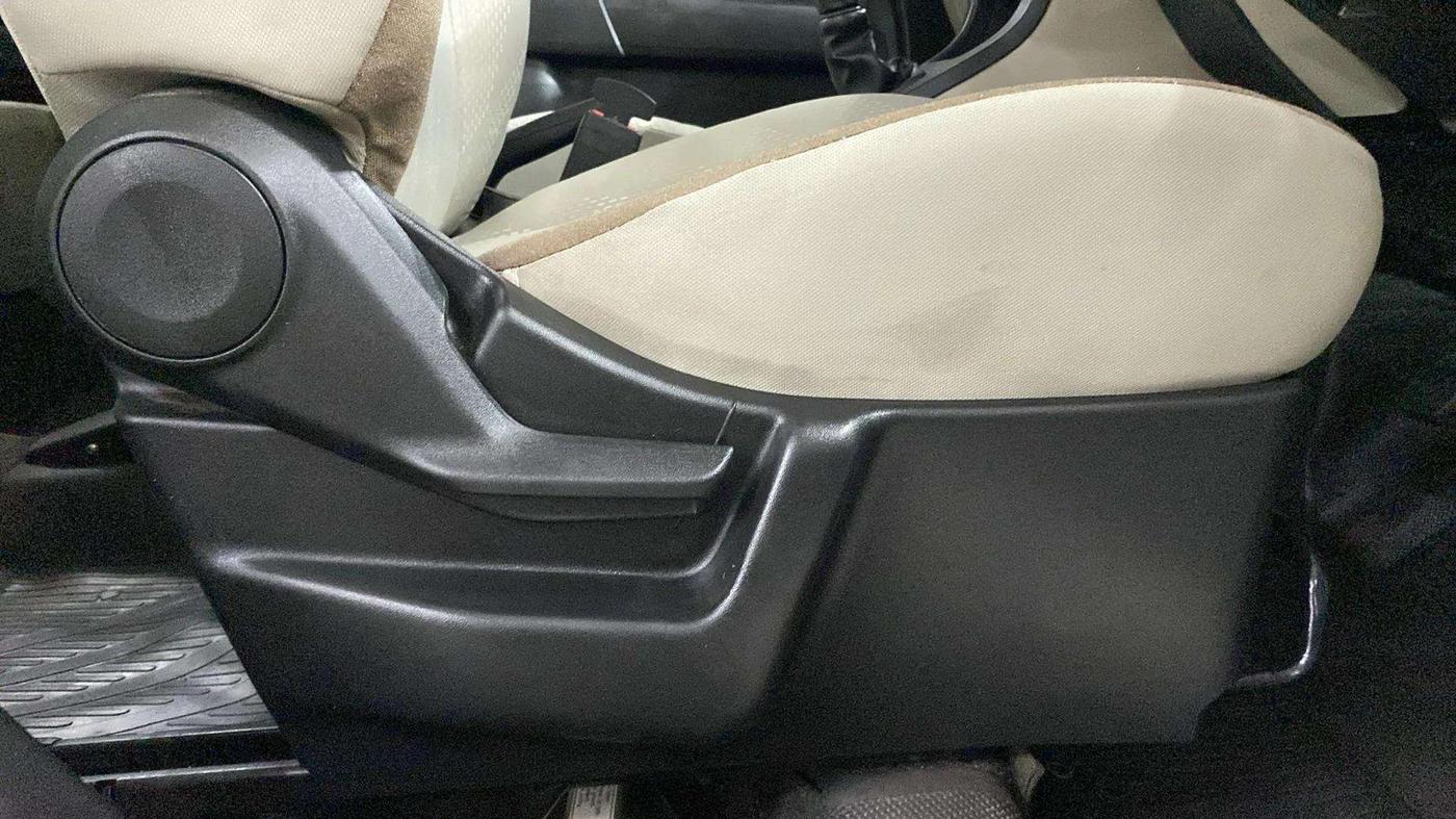 2021 Maruti New Wagon-R VXI 1.0, Petrol, Manual, 13,487 km, Driver Side Adjustment Panel