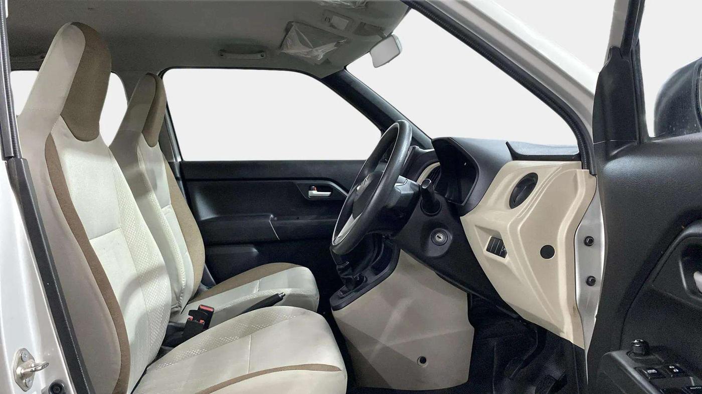 2021 Maruti New Wagon-R VXI 1.0, Petrol, Manual, 13,487 km, Right Side Front Door Cabin