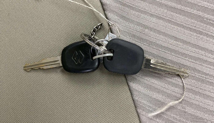 2015 Maruti Alto K10 VXI, Petrol, Manual, 71,898 km, Key Close Up