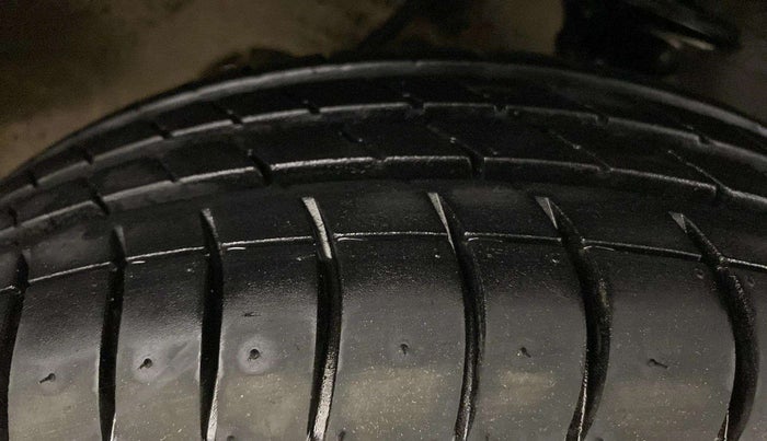 2015 Maruti Alto K10 VXI, Petrol, Manual, 71,898 km, Right Front Tyre Tread