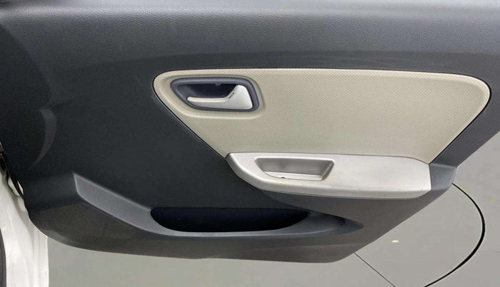 2015 Maruti Alto K10 VXI, Petrol, Manual, 71,898 km, Driver Side Door Panels Control
