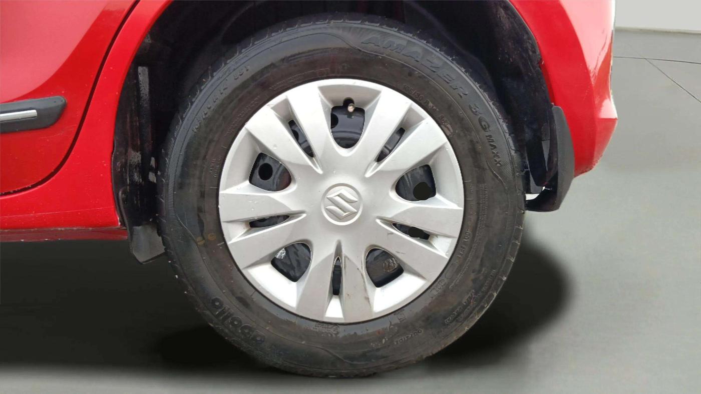 2021 Maruti Swift VXI, Petrol, Manual, 23,303 km, Left Rear Wheel