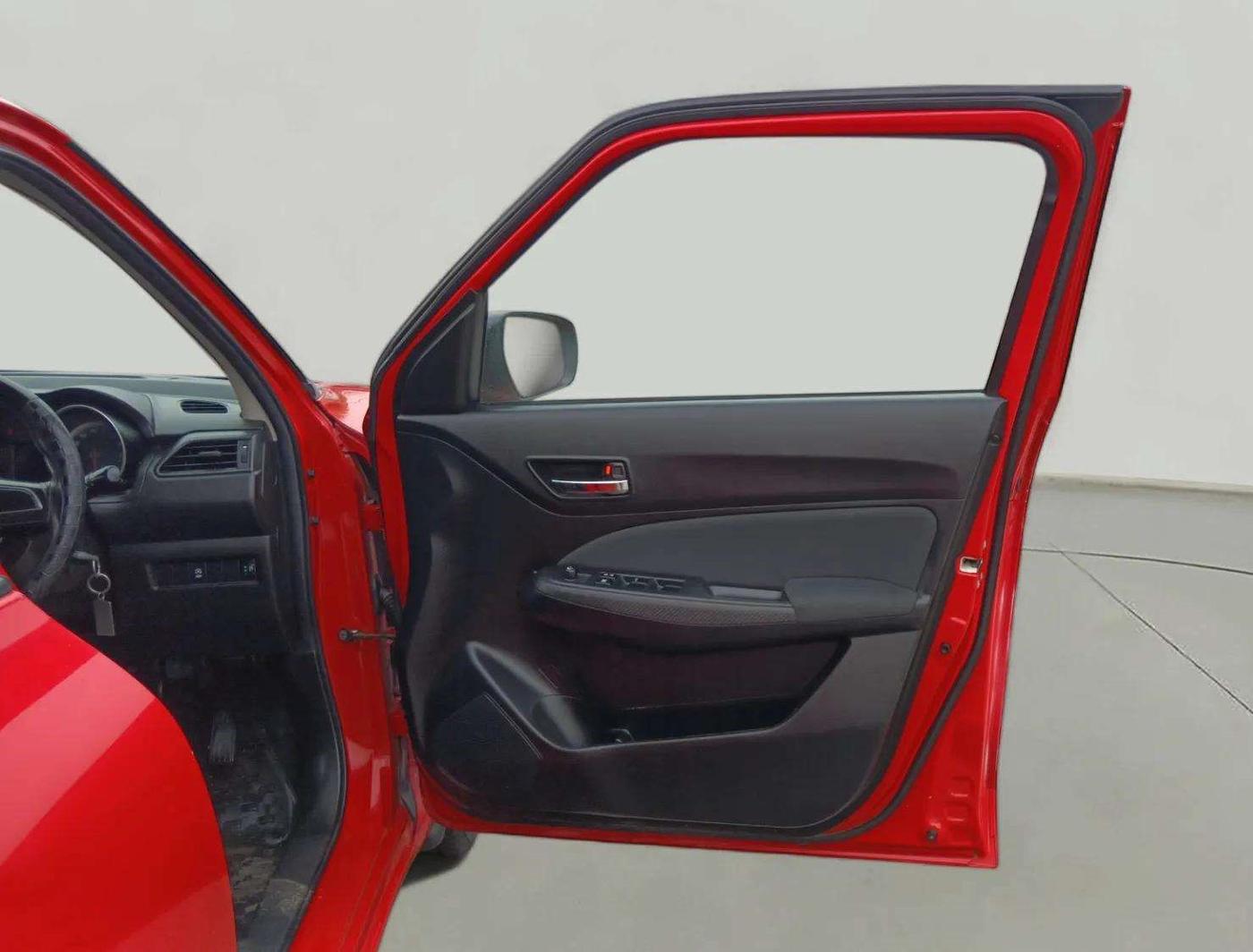 2021 Maruti Swift VXI, Petrol, Manual, 23,303 km, RHS Front Door