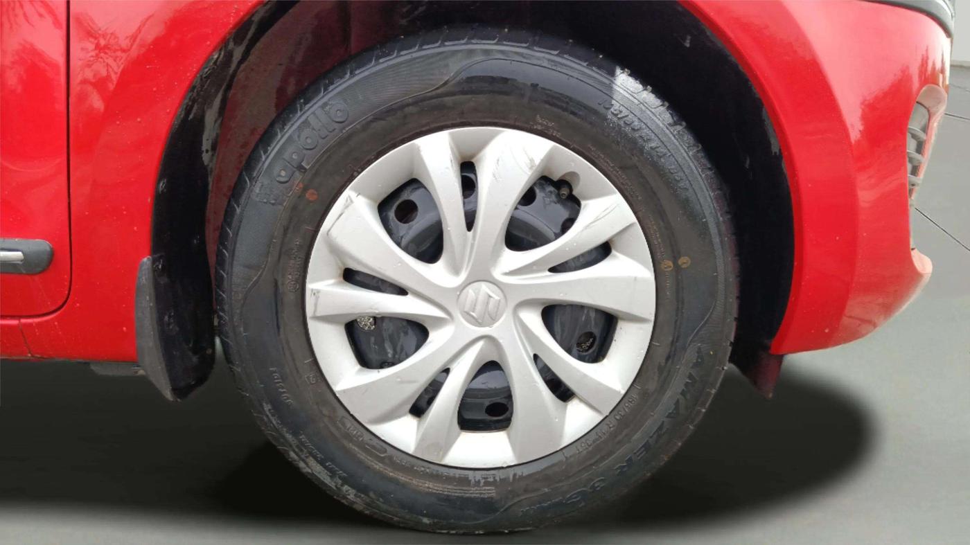 2021 Maruti Swift VXI, Petrol, Manual, 23,303 km, Right Front Wheel