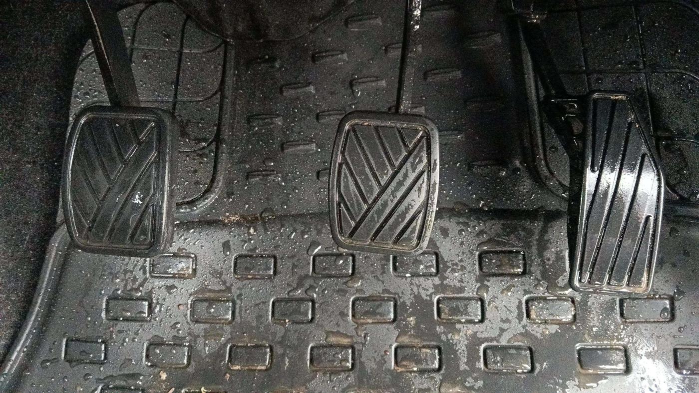 2021 Maruti Swift VXI, Petrol, Manual, 23,303 km, Pedals