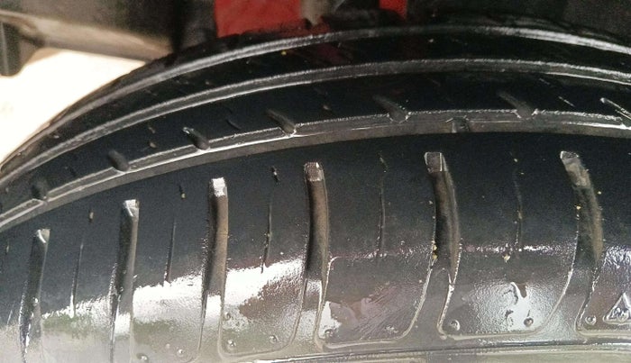 2021 Maruti Swift VXI, Petrol, Manual, 23,303 km, Right Rear Tyre Tread
