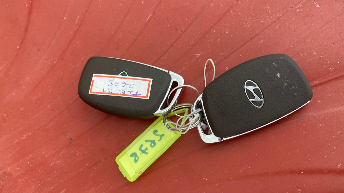 2023 Hyundai GRAND I10 NIOS ASTA AMT 1.2 KAPPA VTVT, Petrol, Automatic, 17,999 km, Key Close Up