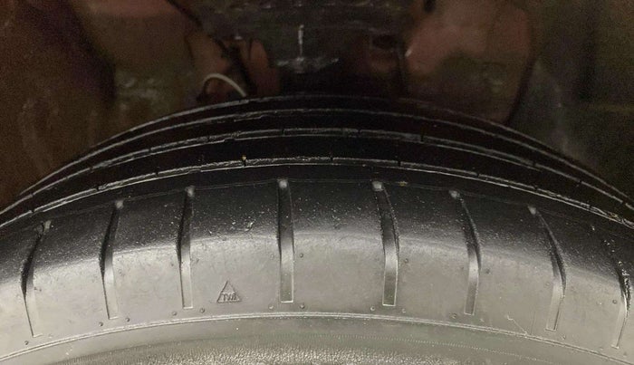 2018 Hyundai Elite i20 ASTA 1.2 (O), Petrol, Manual, 82,483 km, Right Front Tyre Tread