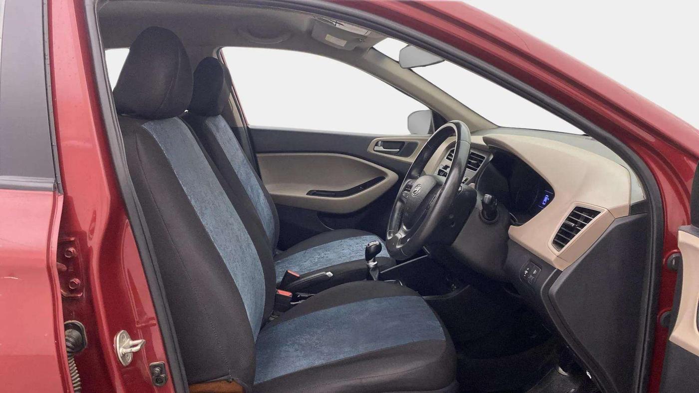 2018 Hyundai Elite i20 ASTA 1.2 (O), Petrol, Manual, 82,483 km, Right Side Front Door Cabin